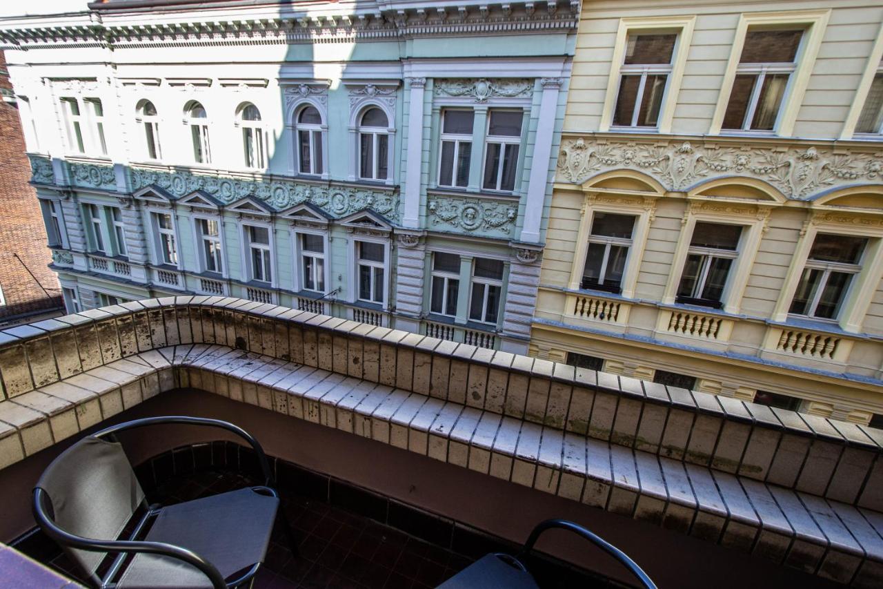 Colorful Day In Prague Design Apartments Bagian luar foto
